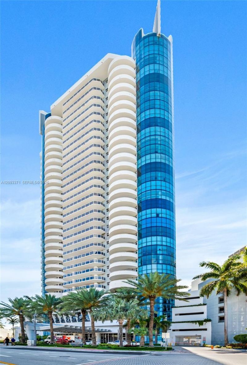 6301 Collins Ave, Unit 2107, Miami Beach, FL 33141 Photo