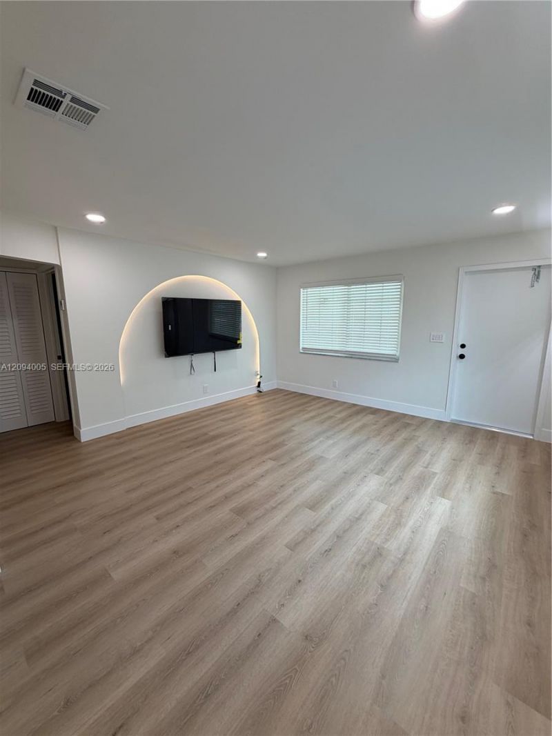 708 SW 7th Ave , Hallandale Beach, FL 33009 Photo