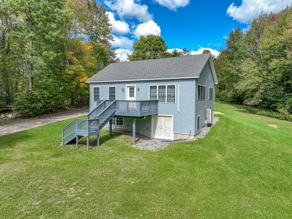 10 Paradis Road , Peru, ME 04290