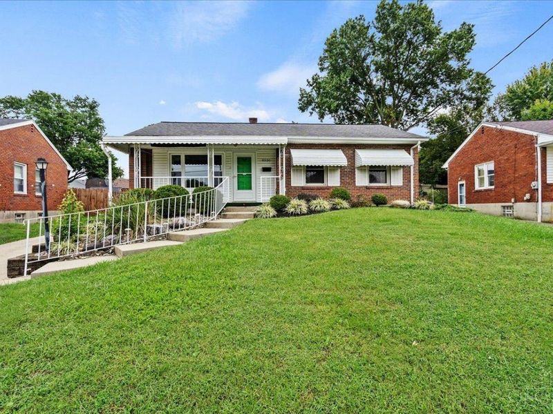 8536 Donegal Drive, Sycamore Township, OH 45236 Photo 2