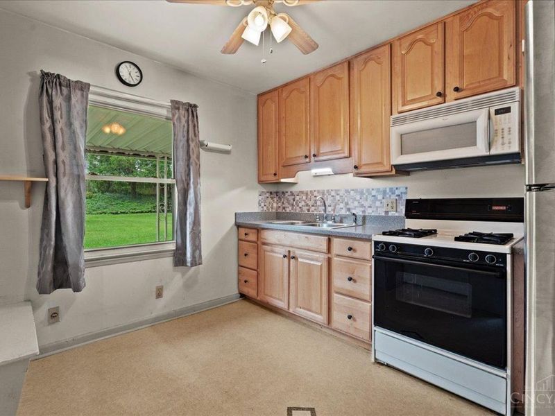 8536 Donegal Drive, Sycamore Township, OH 45236 Photo 6