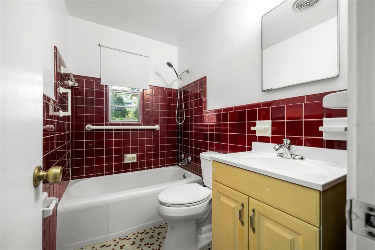 300 NW 34th Drive, Gainesville, FL 32607 Photo