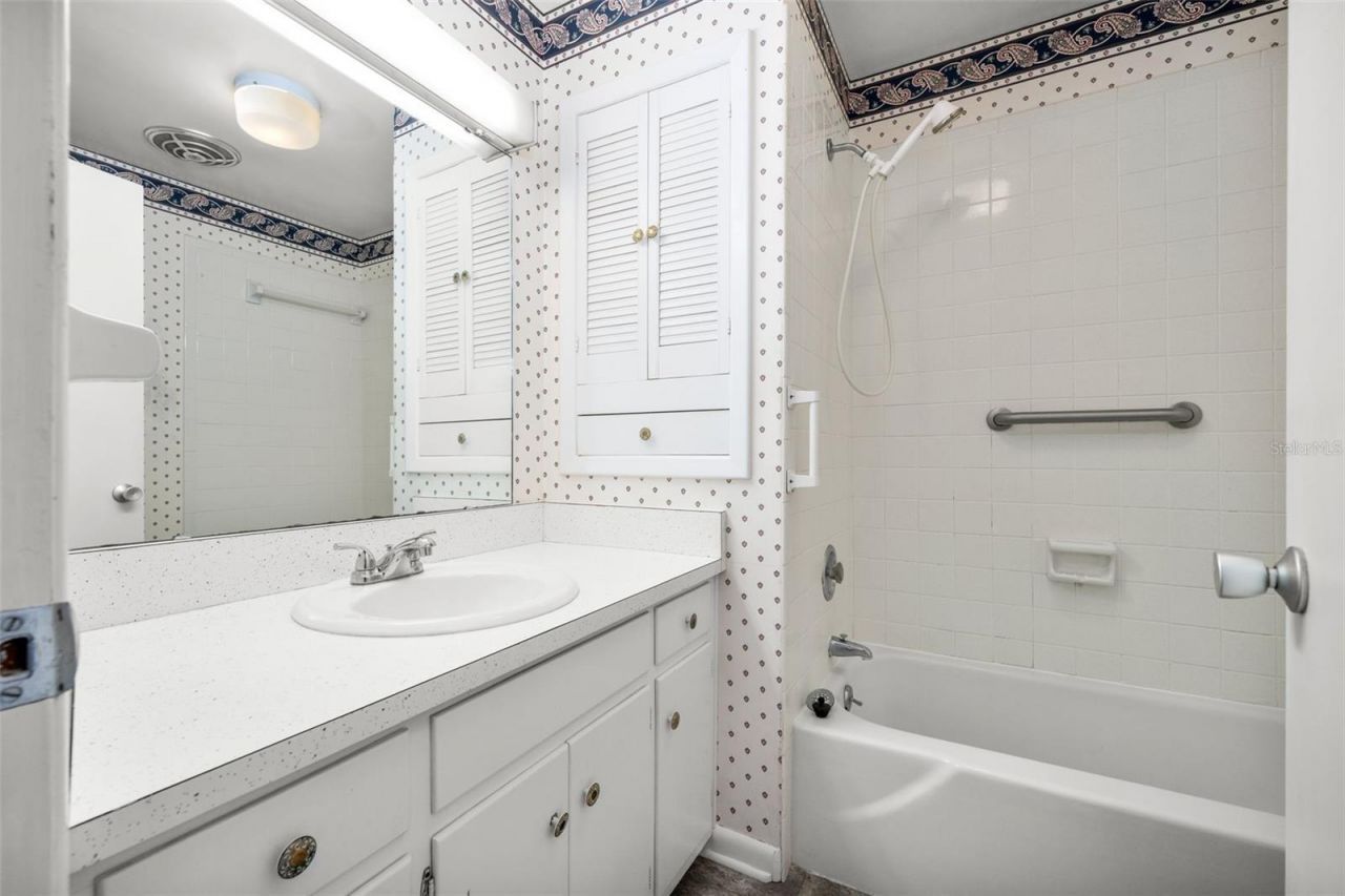 300 NW 34th Drive, Gainesville, FL 32607 Photo