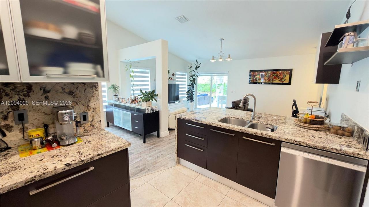 1596 Canary Island Dr, Weston, FL 33327 Photo