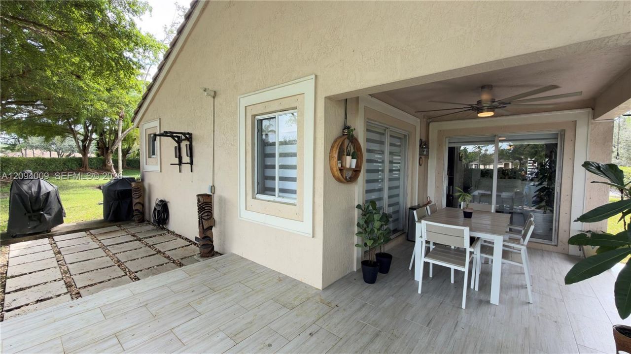 1596 Canary Island Dr, Weston, FL 33327 Photo