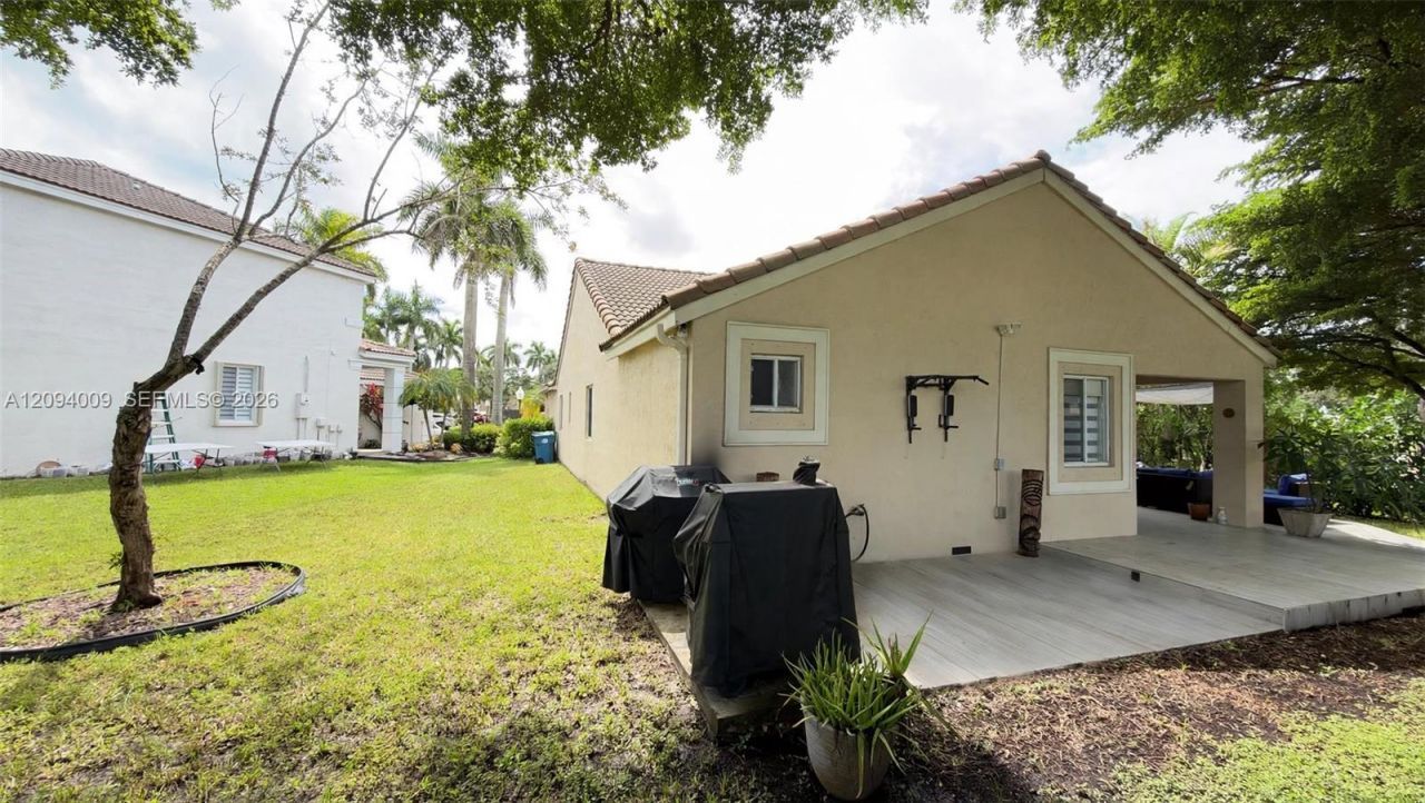 1596 Canary Island Dr, Weston, FL 33327 Photo