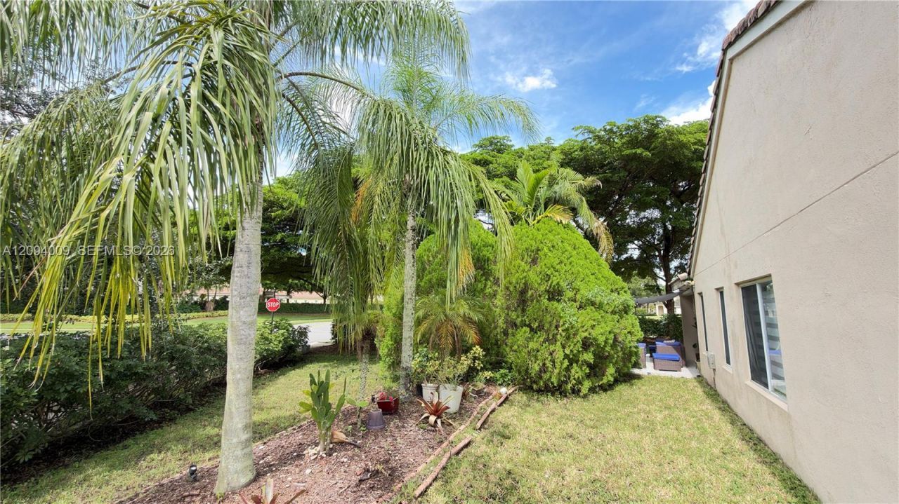 1596 Canary Island Dr, Weston, FL 33327 Photo