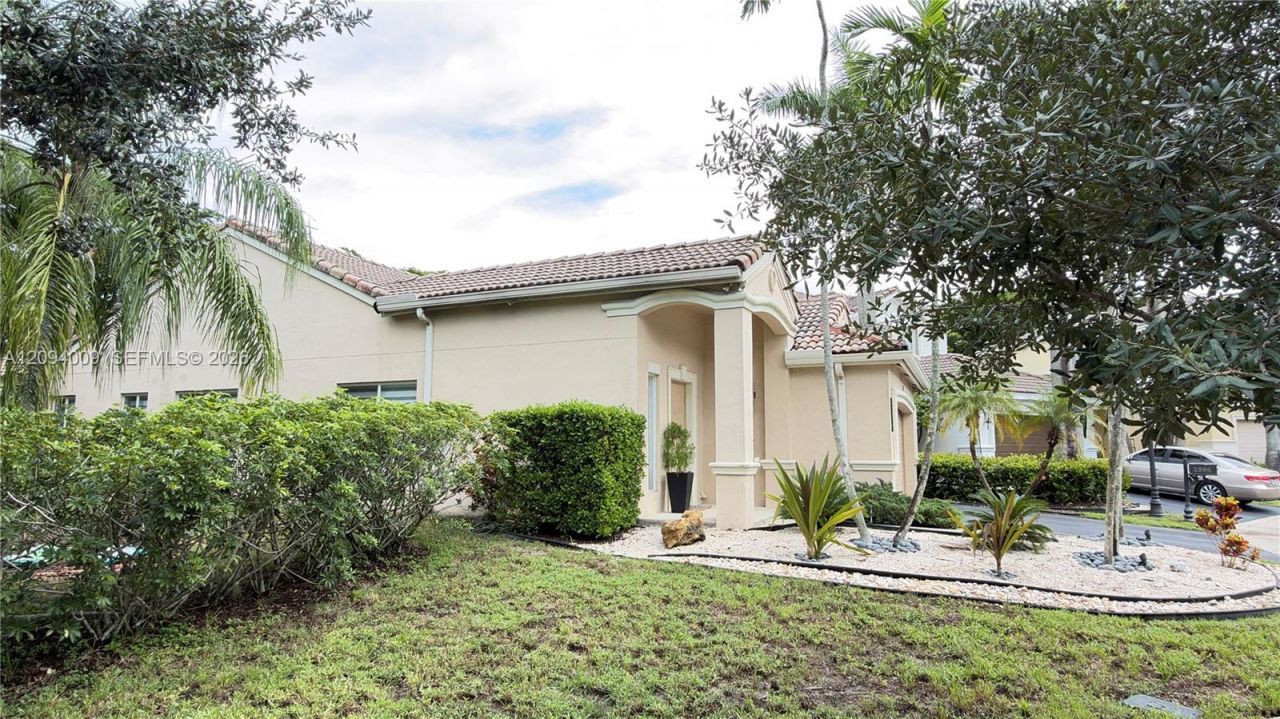 1596 Canary Island Dr, Weston, FL 33327 Photo