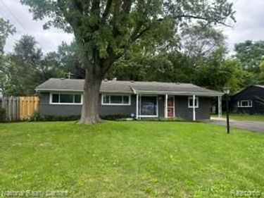 2546 LAFAY DRIVE N LAFAY Drive, West Bloomfield Township, Mi 48324