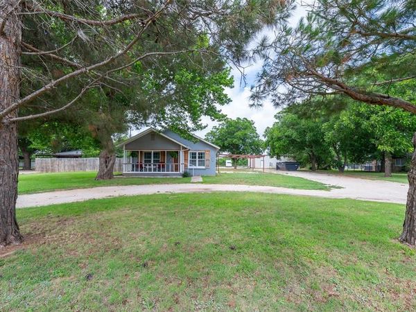 302 Sayles Avenue , Tuscola, TX 79562