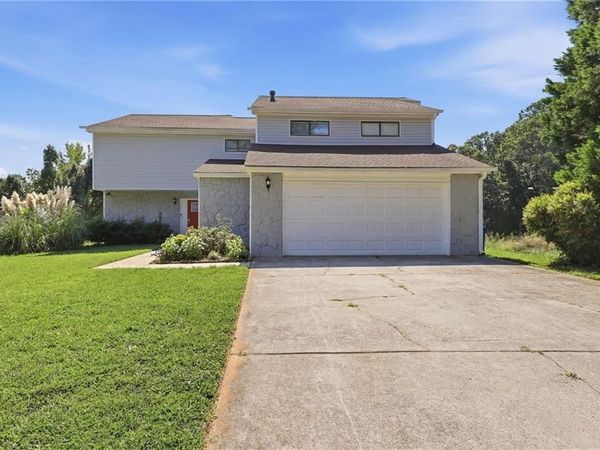 5006 Stoney Point Circle, Stone Mountain, GA 30088
