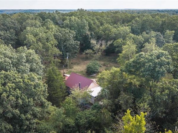 50 Red Fox Run , Steelville, MO 65565
