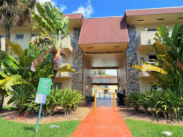 7505 SW 82nd St , Unit 305, Miami, FL 33143
