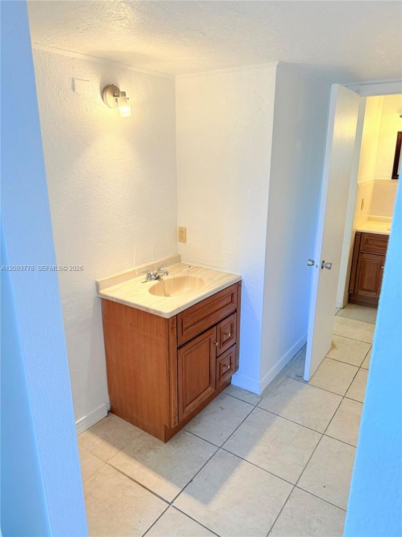 7505 SW 82nd St , Unit 305, Miami, FL 33143 Photo
