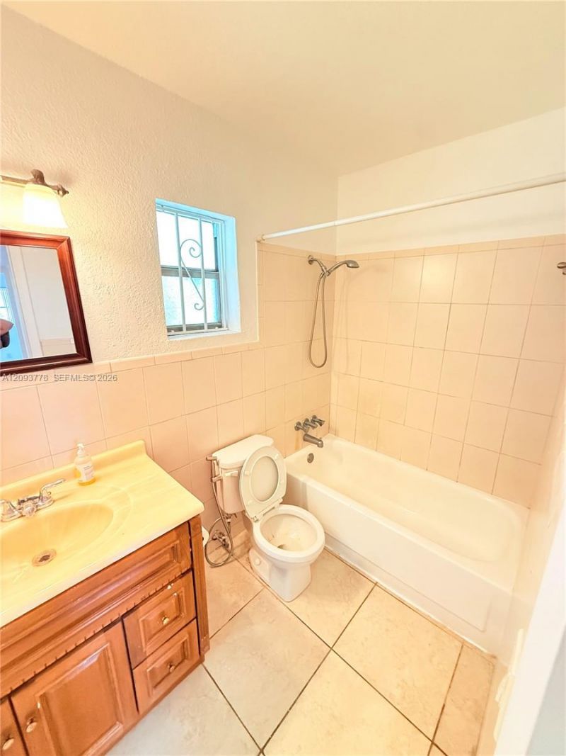 7505 SW 82nd St , Unit 305, Miami, FL 33143 Photo