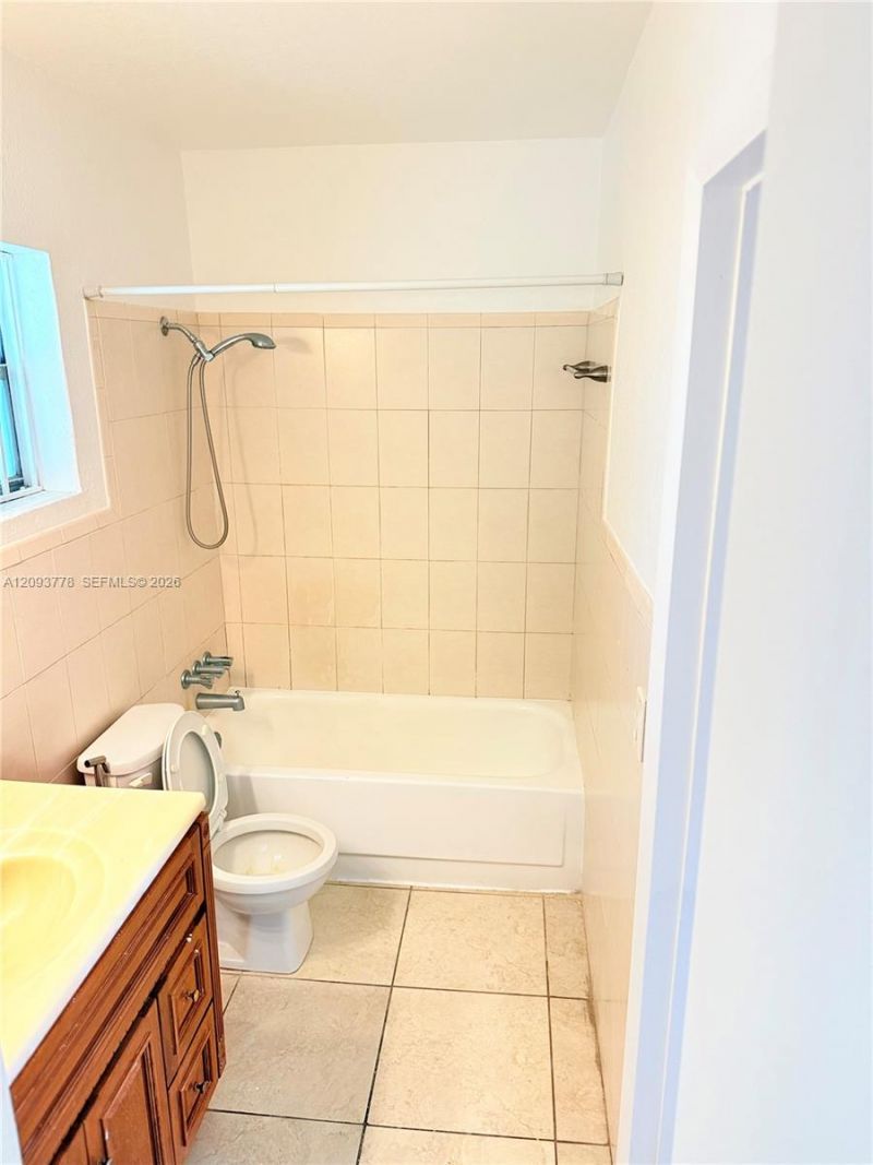 7505 SW 82nd St , Unit 305, Miami, FL 33143 Photo