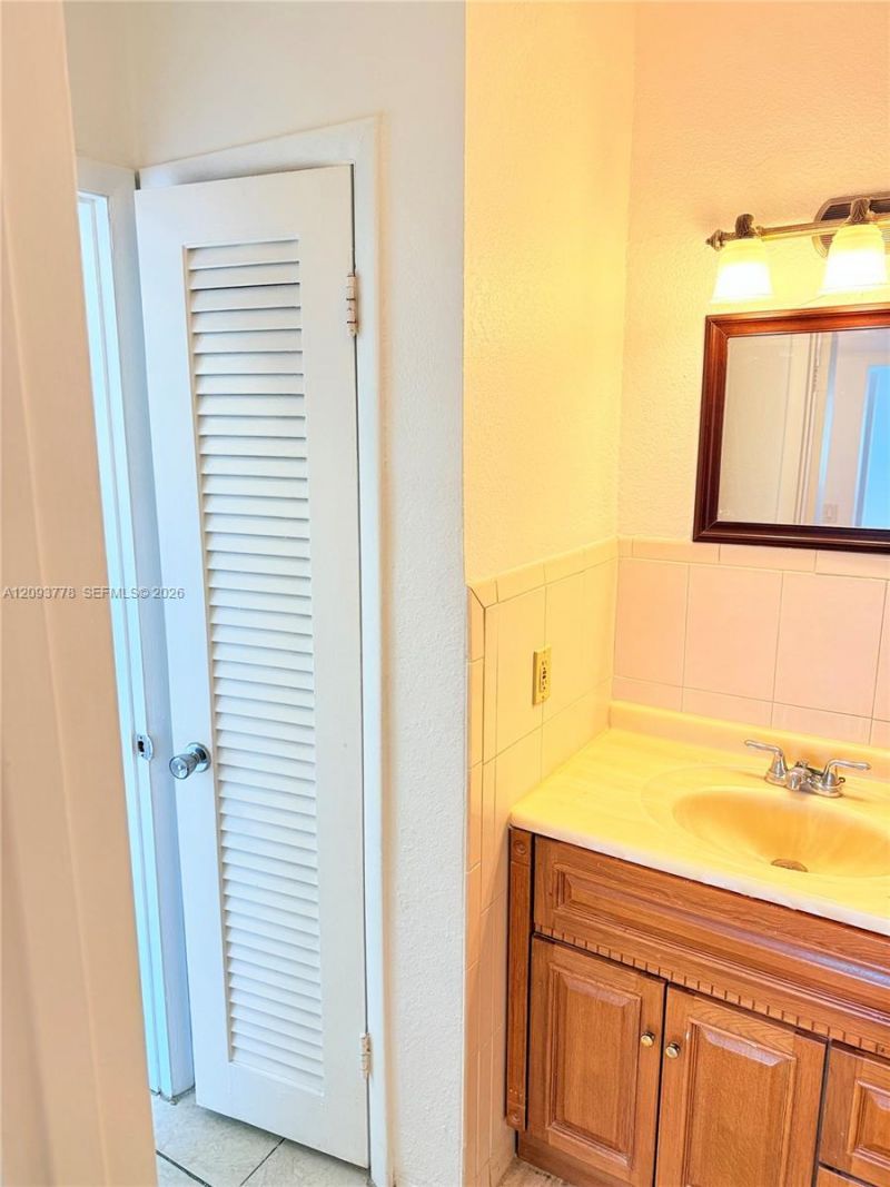 7505 SW 82nd St , Unit 305, Miami, FL 33143 Photo