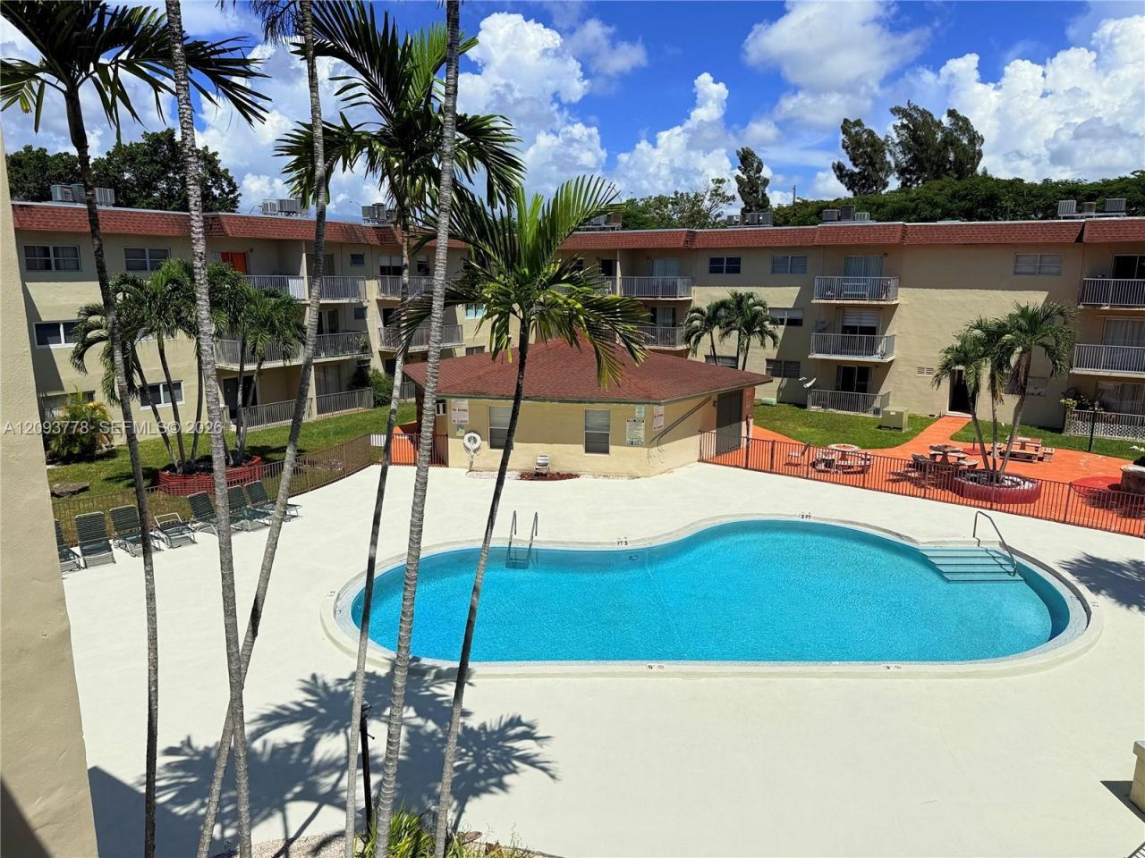 7505 SW 82nd St , Unit 305, Miami, FL 33143 Photo