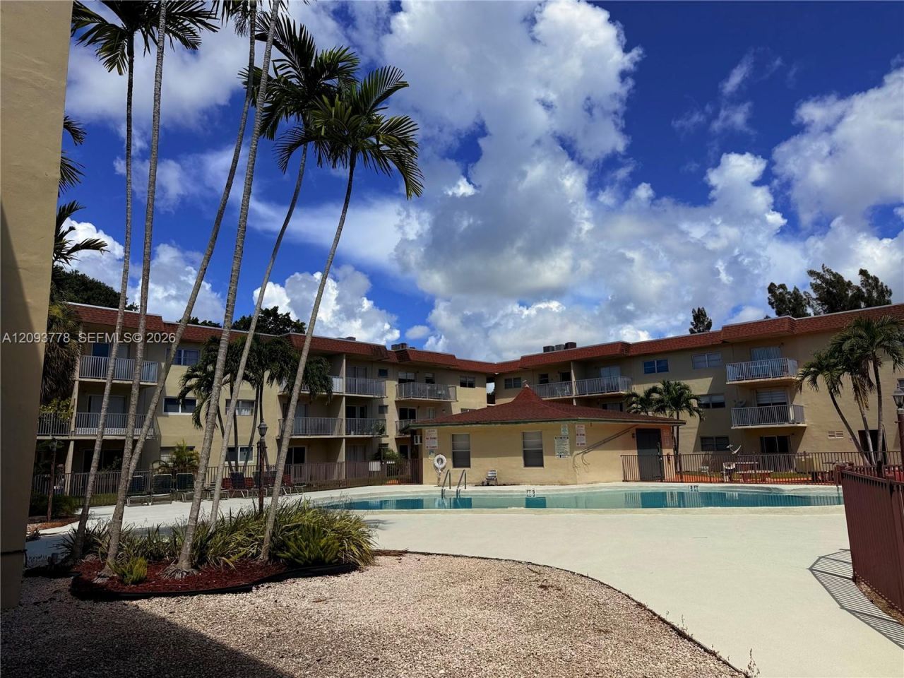7505 SW 82nd St , Unit 305, Miami, FL 33143 Photo