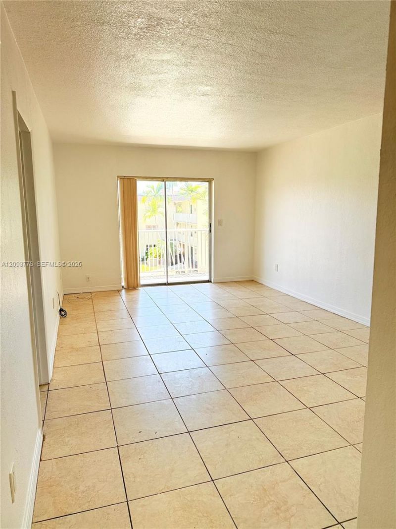 7505 SW 82nd St , Unit 305, Miami, FL 33143 Photo