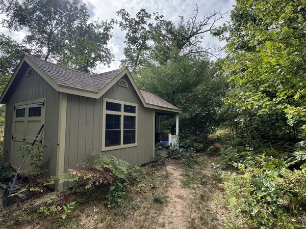 6621 N Woodbridge Drive, White Cloud, MI 49349