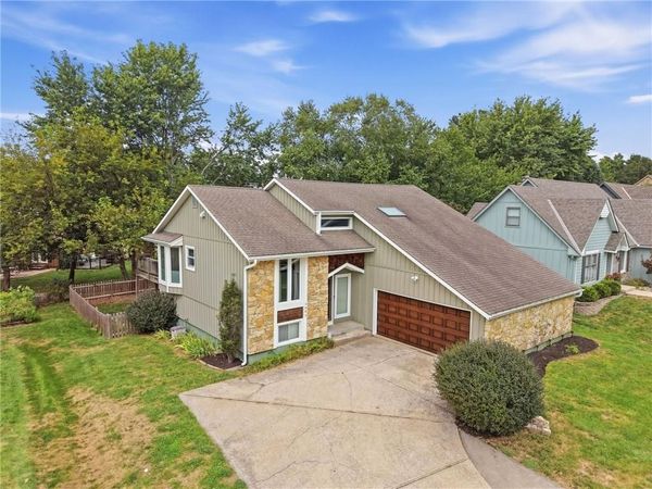 4082 SW Marline Drive, Lee's Summit, MO 64082