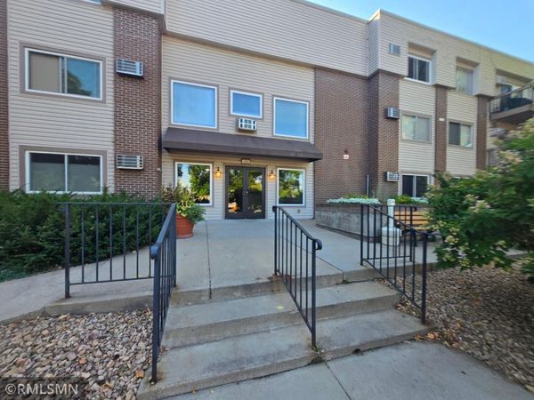 2800 Hillsboro Avenue N, Unit 315, New Hope, MN 55427