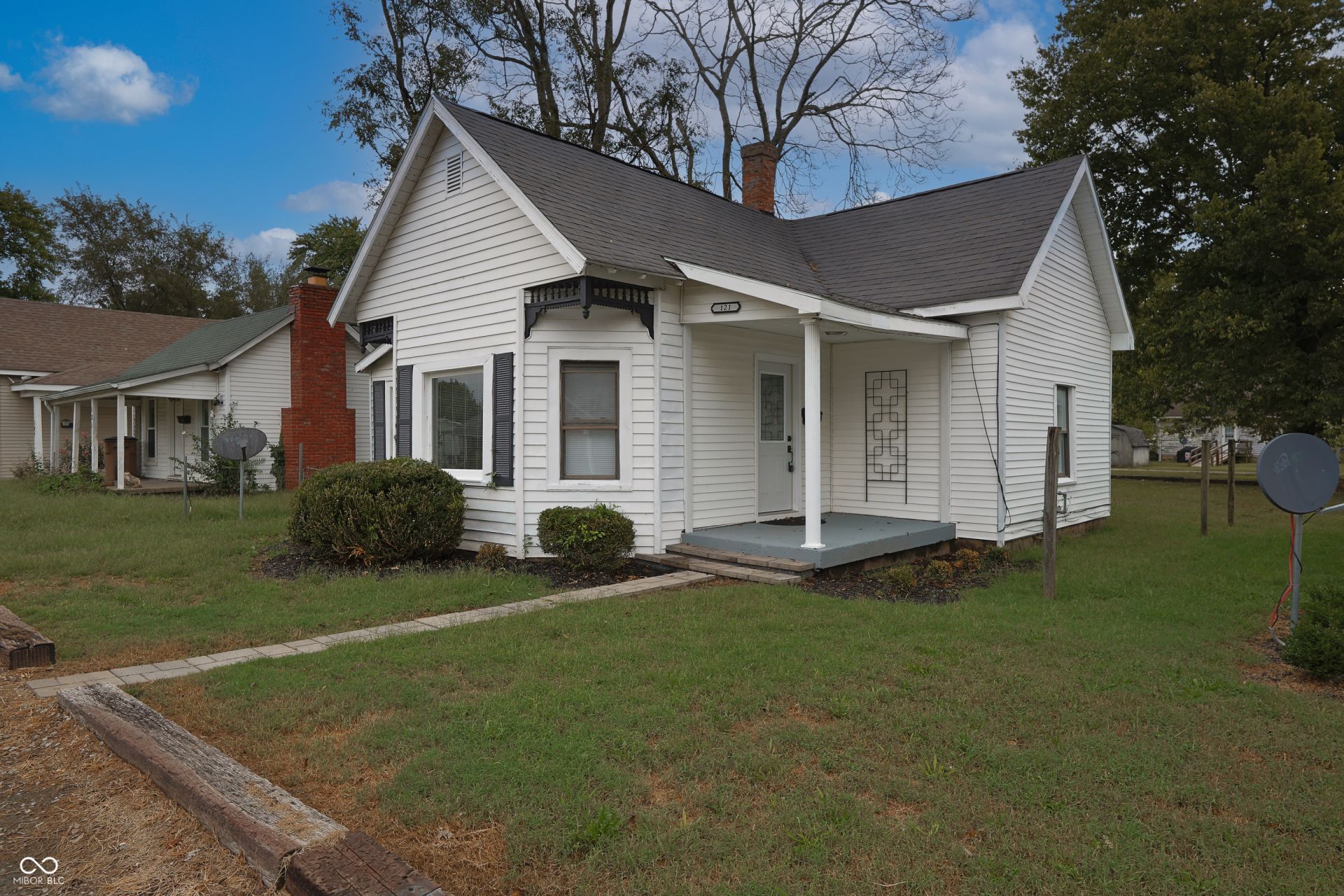 121 Cleveland Street, Columbus, IN 47201 Main Photo