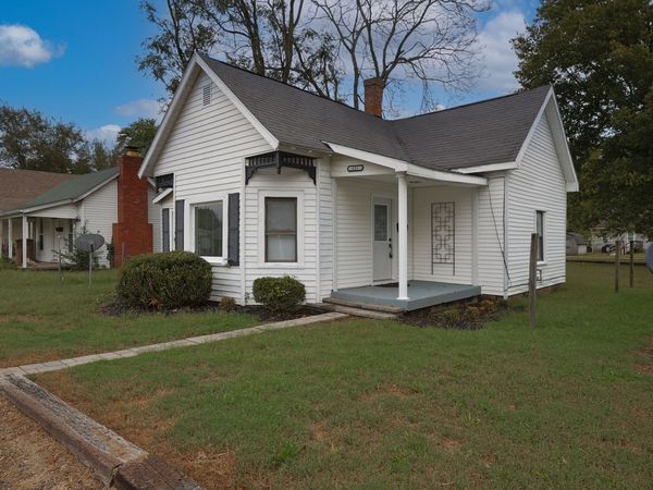 121 Cleveland Street , Columbus, IN 47201