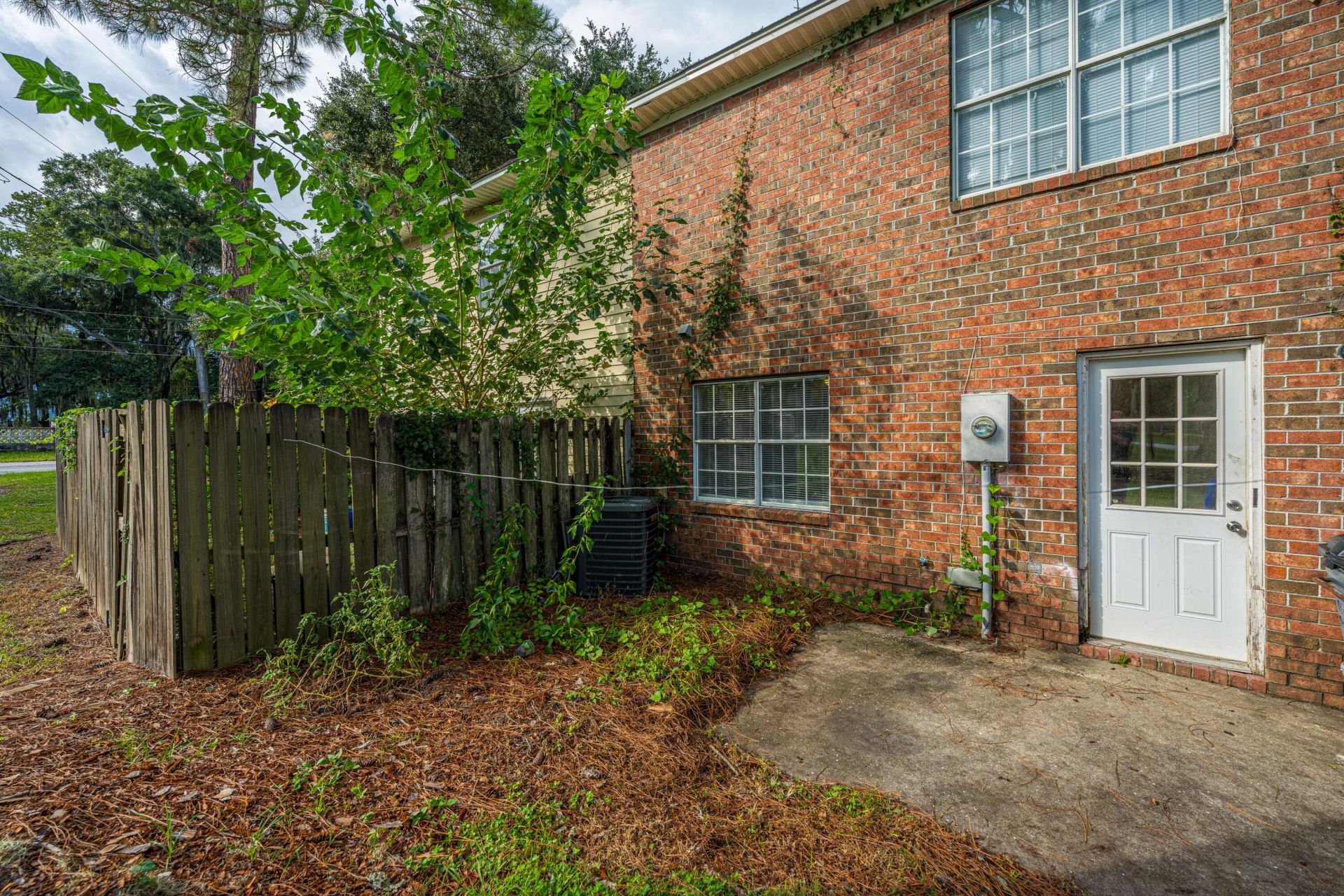 6897 Shahid Row Photo 20