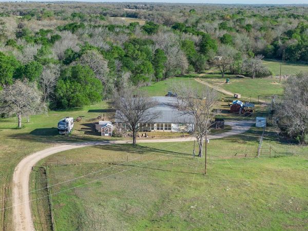 2313 E Us Highway 79, Rockdale, TX 76567
