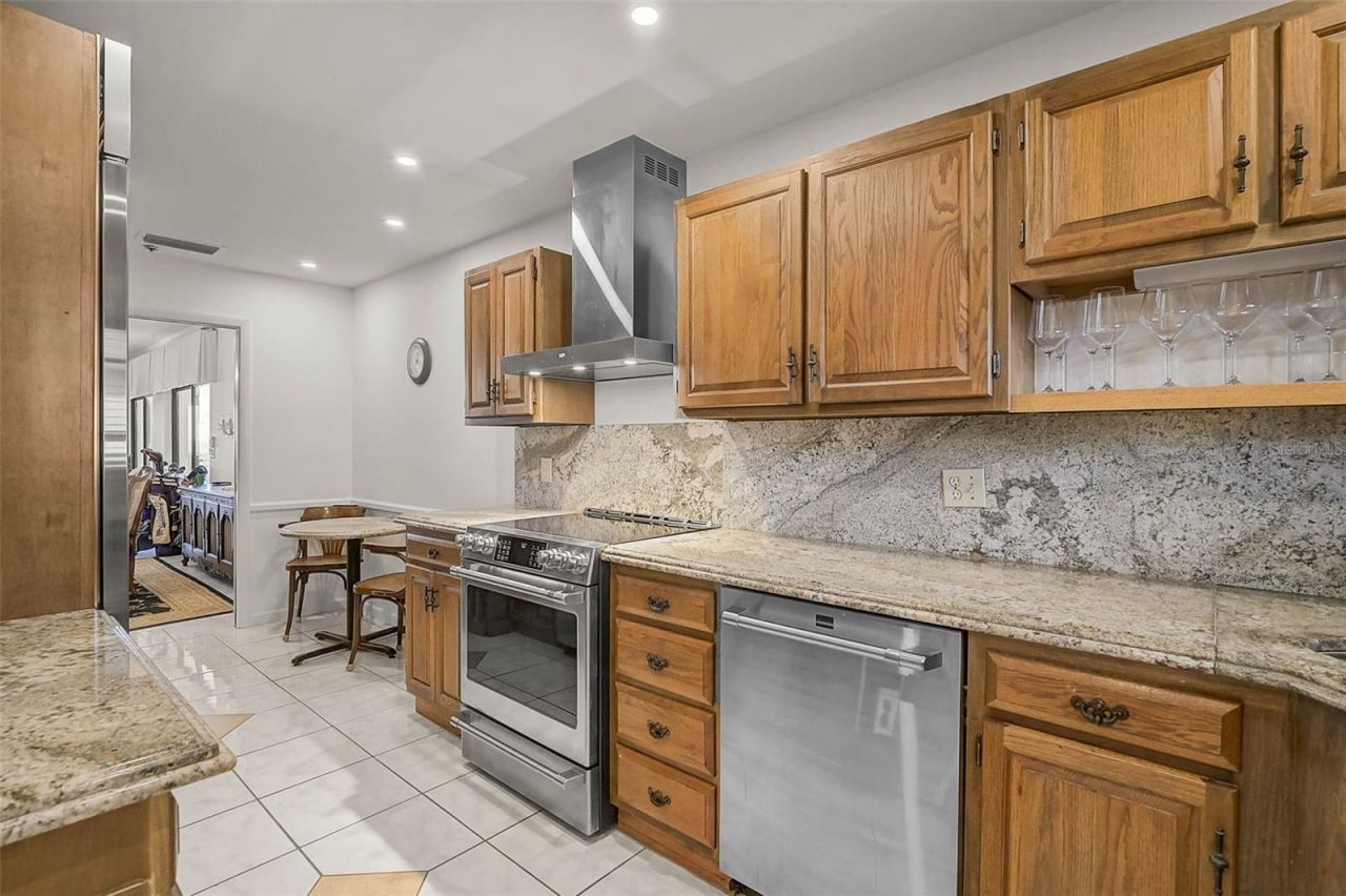 1100 Benjamin Franklin Drive, Unit 802, Sarasota, FL 34236 Photo