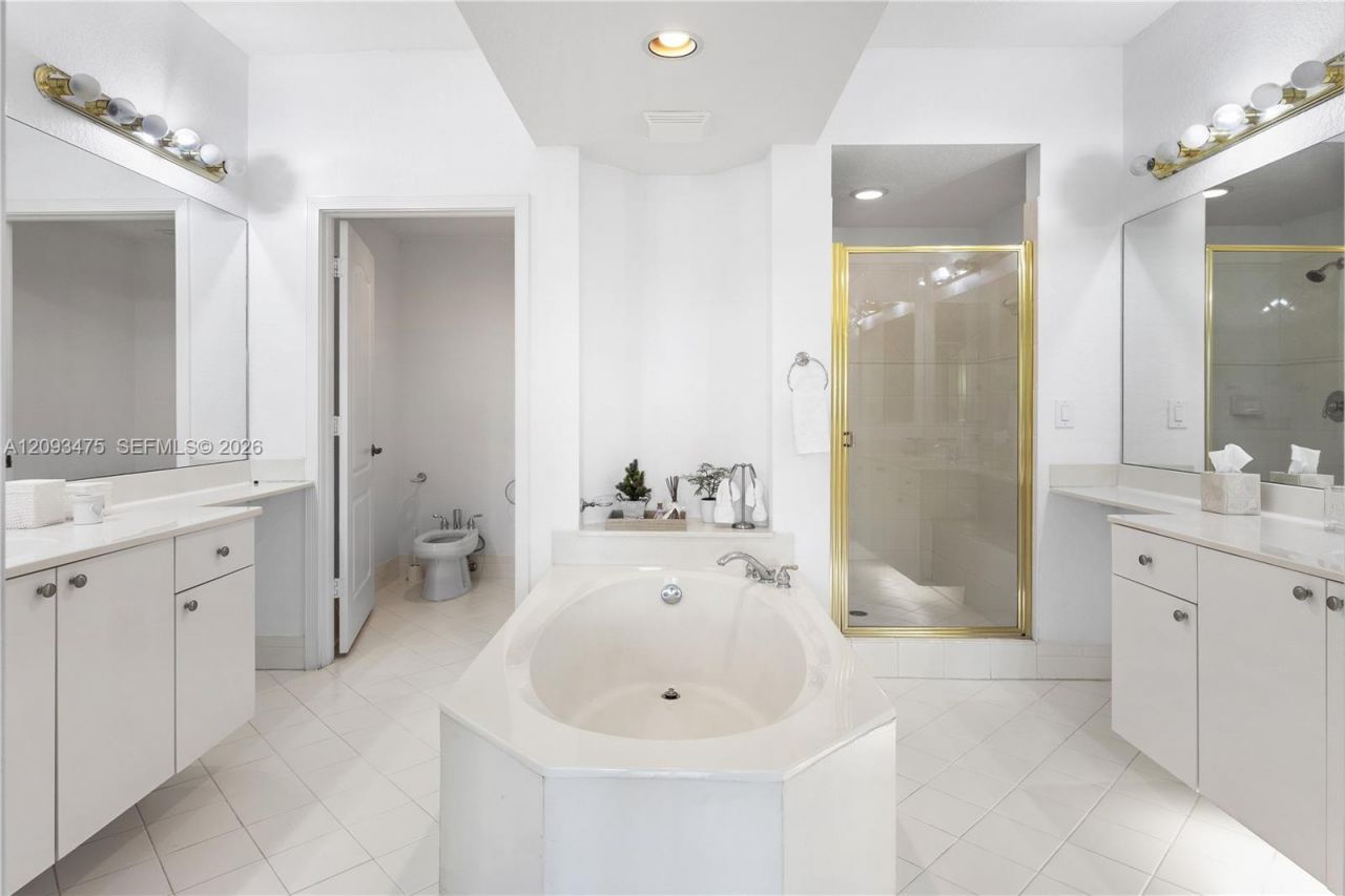 10770 NW 66th St, Unit 404, Doral, FL 33178 Photo