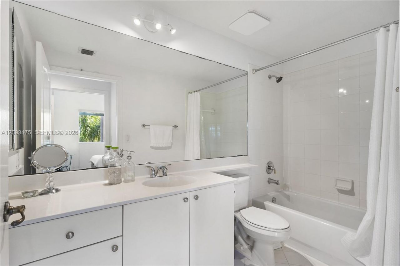 10770 NW 66th St, Unit 404, Doral, FL 33178 Photo