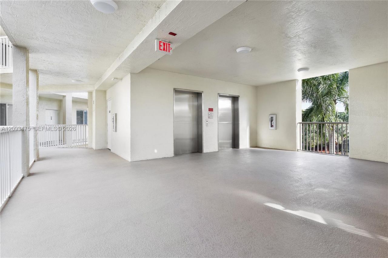 10770 NW 66th St, Unit 404, Doral, FL 33178 Photo