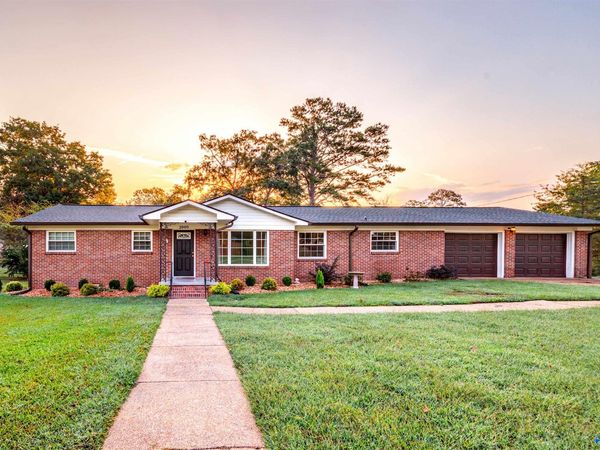 2009 Argyle Way, Gadsden, AL 35901