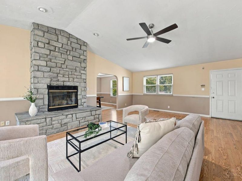 6831 Perinwood Drive, Green Township, OH 45248 Photo 10