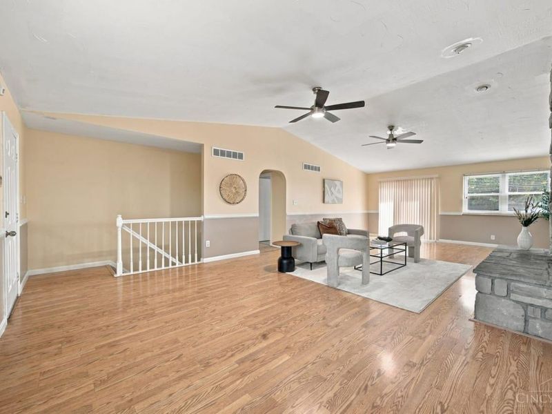 6831 Perinwood Drive, Green Township, OH 45248 Photo 12
