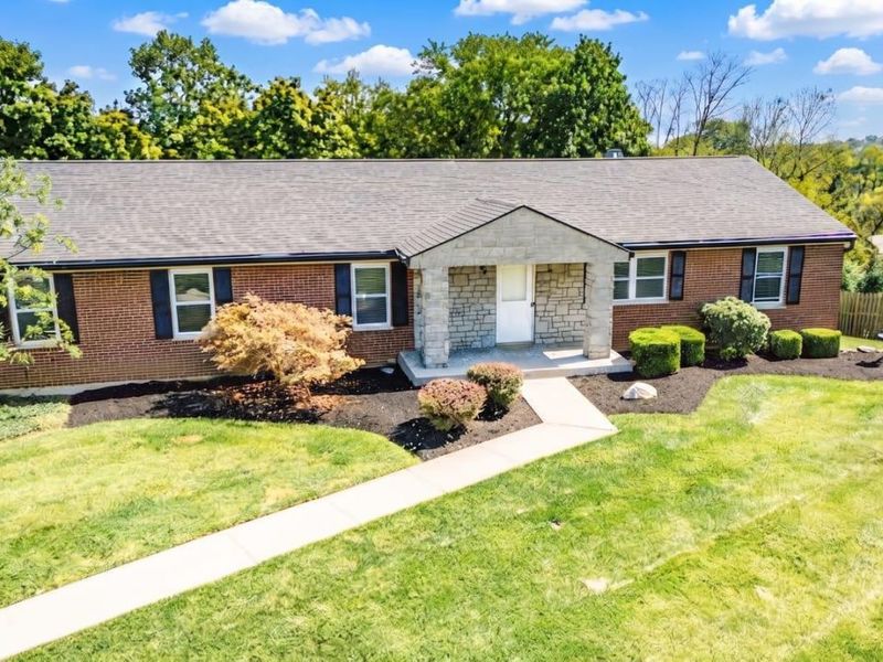 6831 Perinwood Drive, Green Township, OH 45248 Photo 2