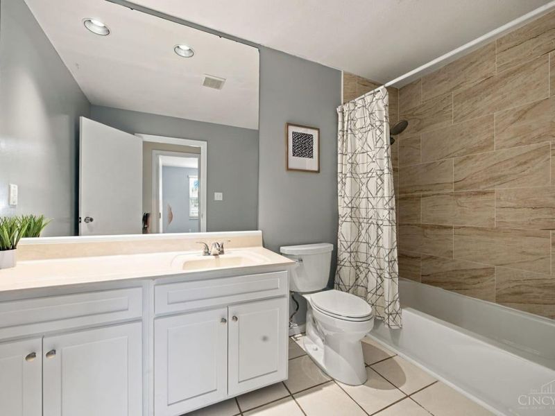 6831 Perinwood Drive, Green Township, OH 45248 Photo 26