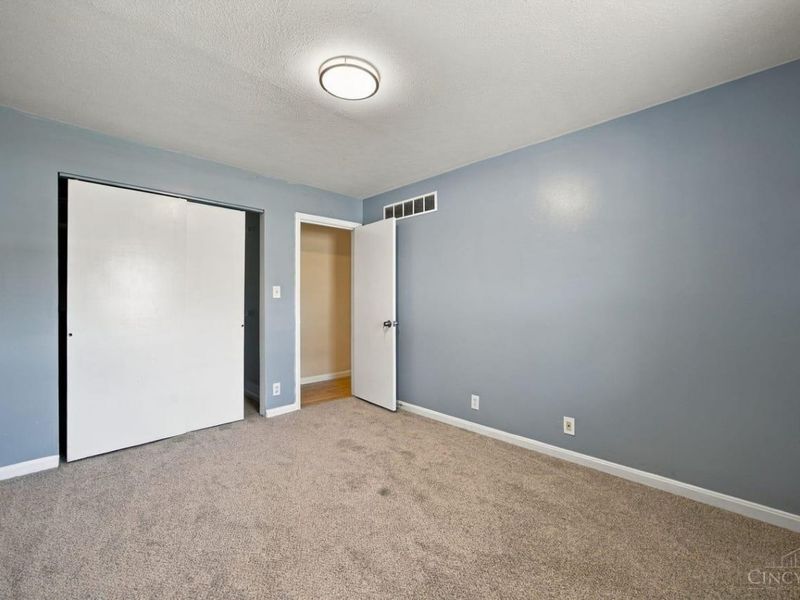 6831 Perinwood Drive, Green Township, OH 45248 Photo 32