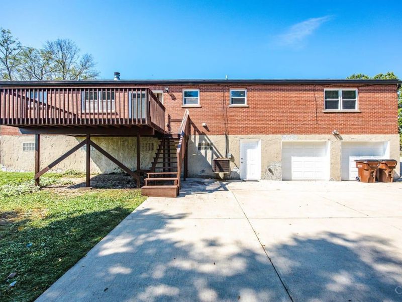 6831 Perinwood Drive, Green Township, OH 45248 Photo 5