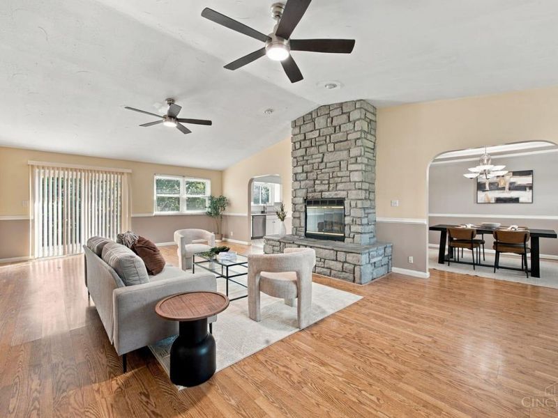 6831 Perinwood Drive, Green Township, OH 45248 Photo 7