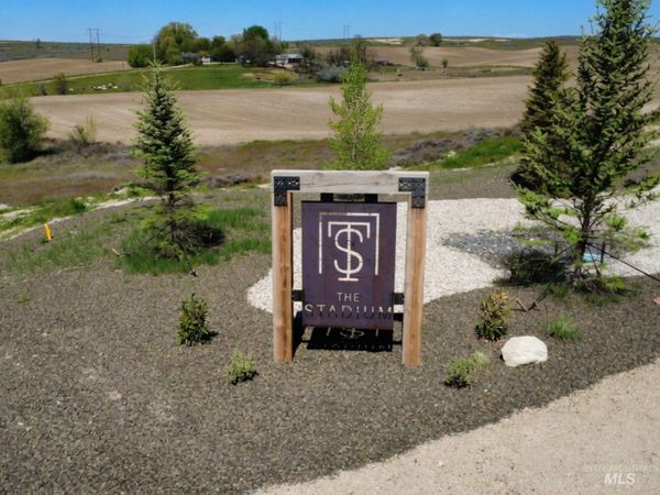 27296 Iron Horse Dr, Caldwell, ID 83607