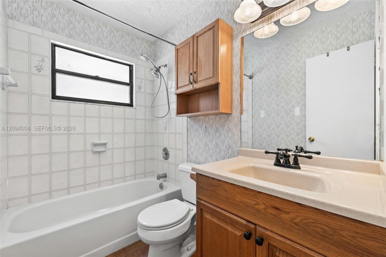2044 NE 24th St, Jensen Beach, FL 34957 Photo