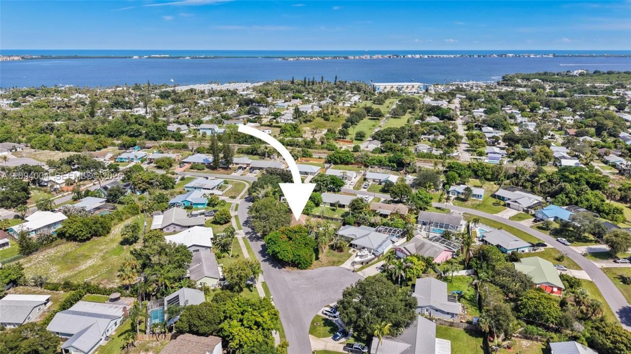 2044 NE 24th St, Jensen Beach, FL 34957 Photo