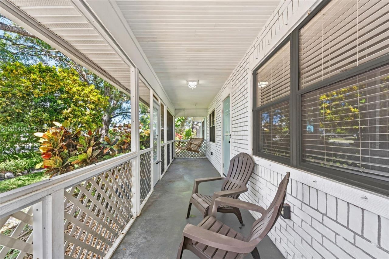 2044 NE 24th St, Jensen Beach, FL 34957 Photo
