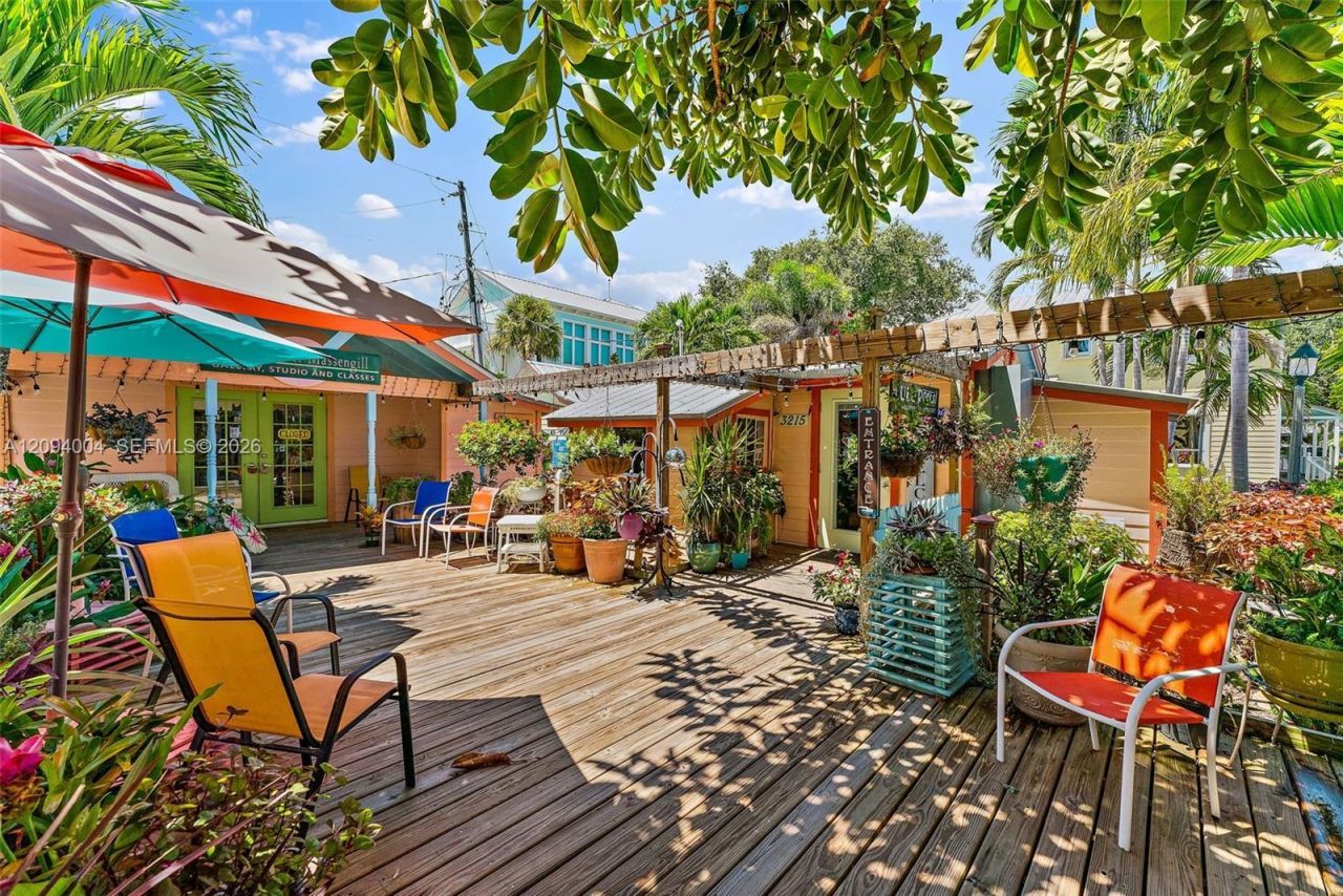2044 NE 24th St, Jensen Beach, FL 34957 Photo