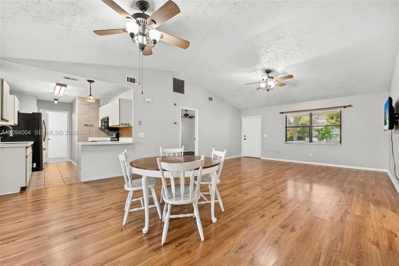 2044 NE 24th St, Jensen Beach, FL 34957 Photo