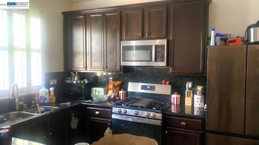2648 Hayden Brook Dr, Stockton, CA 95212 Main Photo